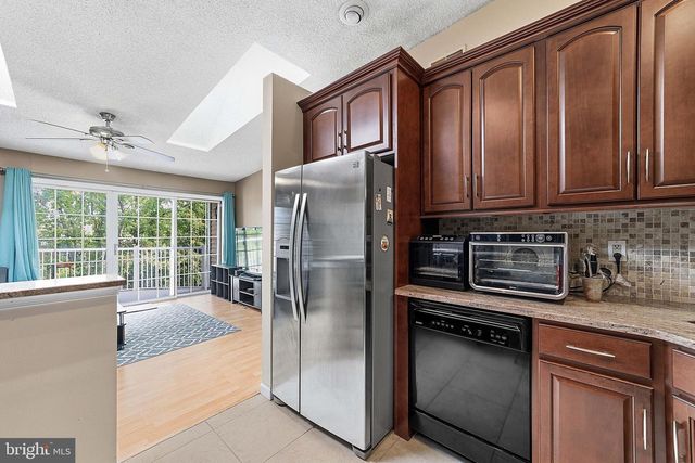 85 CHEVERNY CT, Hamilton, NJ 08619