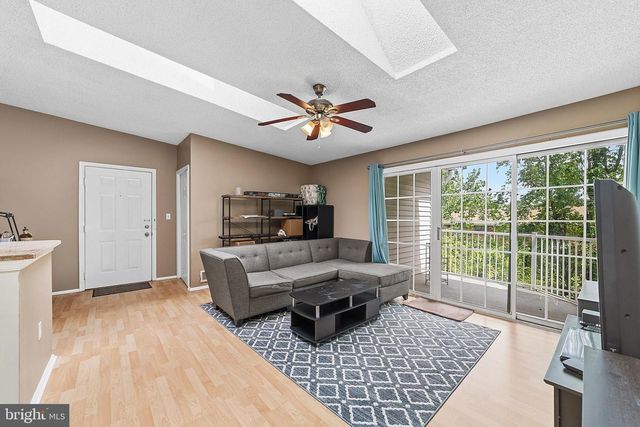 85 CHEVERNY CT, Hamilton, NJ 08619