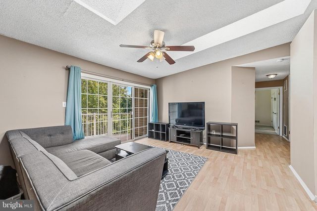 85 CHEVERNY CT, Hamilton, NJ 08619