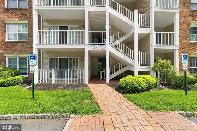 85 CHEVERNY CT, Hamilton, NJ 08619