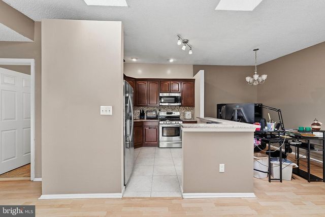 85 CHEVERNY CT, Hamilton, NJ 08619