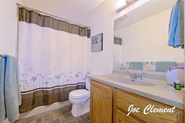 8783 Courtland Drive, Rockford, MI 49341