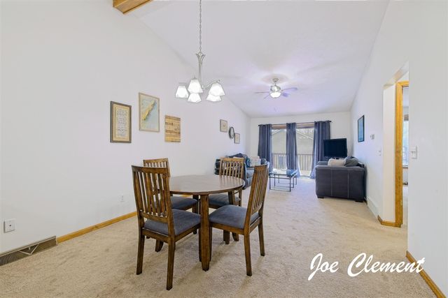 8783 Courtland Drive, Rockford, MI 49341