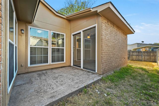 6005 Dooley Drive, The Colony, TX 75056