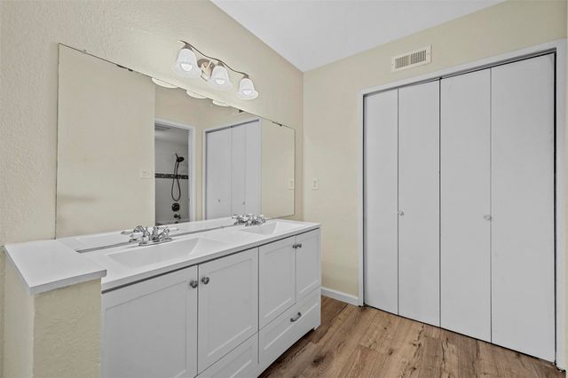 6005 Dooley Drive, The Colony, TX 75056