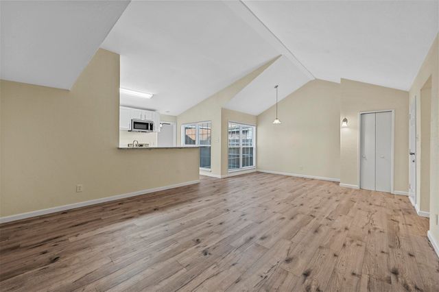 6005 Dooley Drive, The Colony, TX 75056