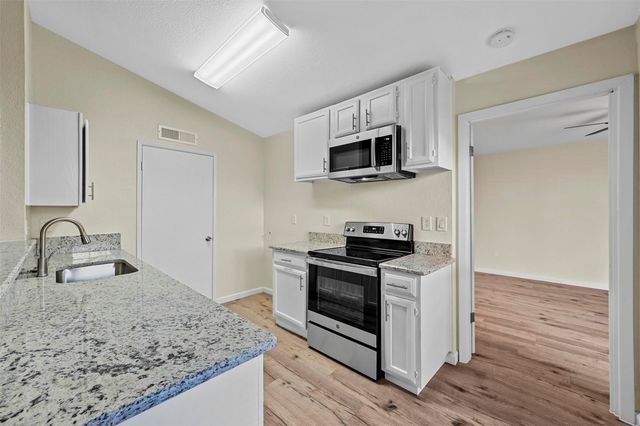 6005 Dooley Drive, The Colony, TX 75056