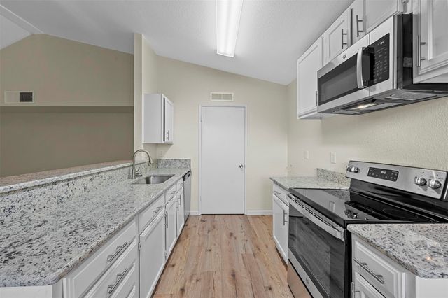 6005 Dooley Drive, The Colony, TX 75056