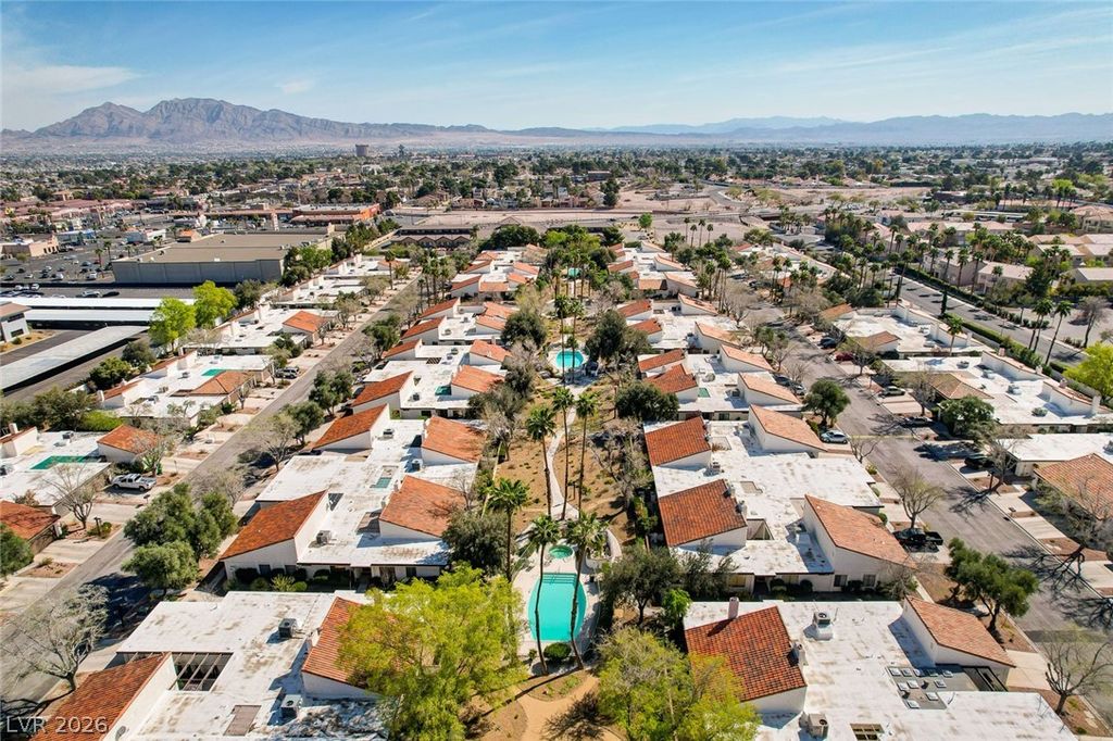 2684 San Lago, Las Vegas, NV 89121 — photo 2