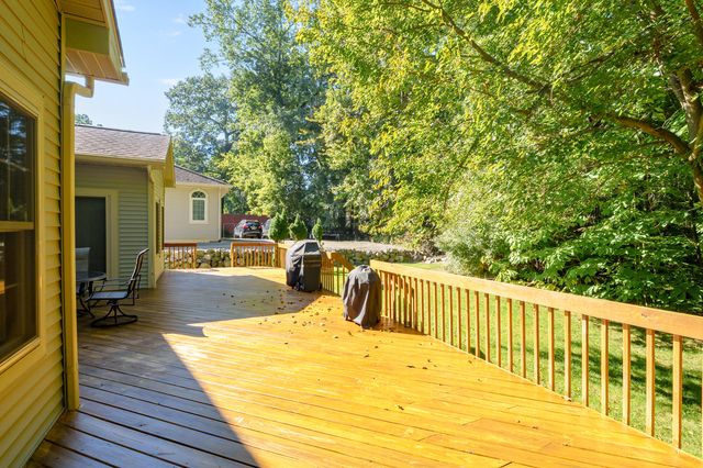 9632 Woodlawn Drive, Portage, MI 49002