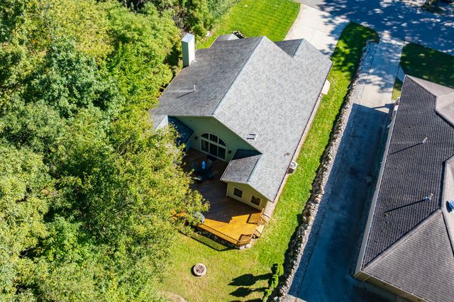 9632 Woodlawn Drive, Portage, MI 49002
