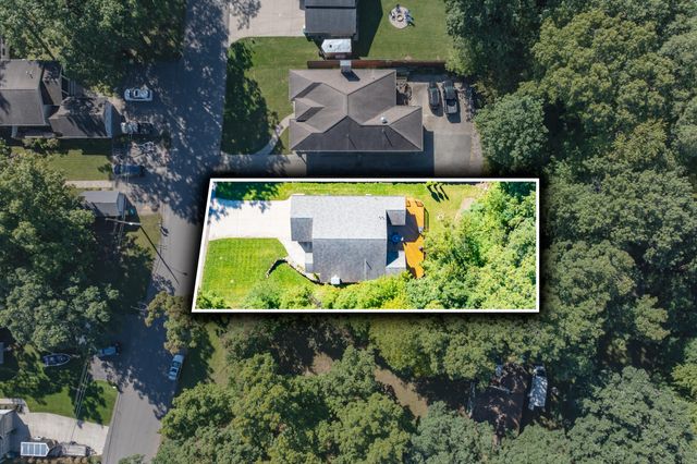9632 Woodlawn Drive, Portage, MI 49002