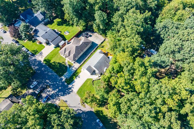 9632 Woodlawn Drive, Portage, MI 49002