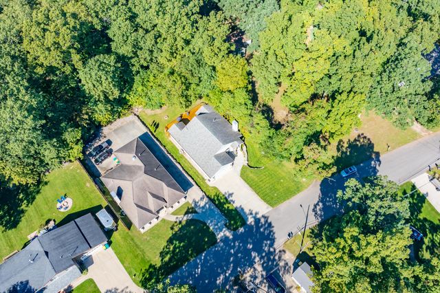 9632 Woodlawn Drive, Portage, MI 49002