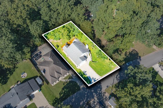9632 Woodlawn Drive, Portage, MI 49002