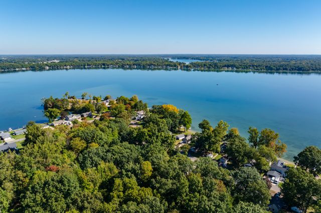 9632 Woodlawn Drive, Portage, MI 49002
