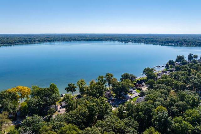 9632 Woodlawn Drive, Portage, MI 49002