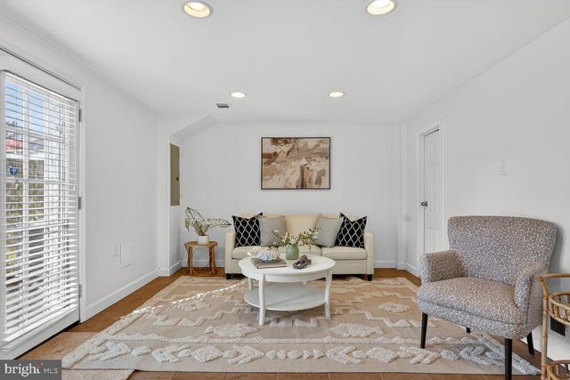 6015 TICONDEROGA CT, Burke, VA 22015