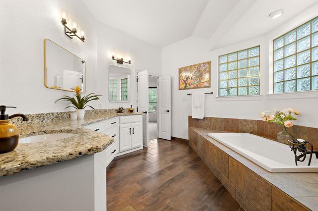 9608 Streamside DR, Austin, TX 78736