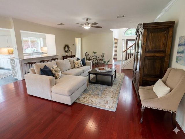 4423 Knightsbridge Boulevard, Sugar Land, TX 77479