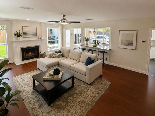 4423 Knightsbridge Boulevard, Sugar Land, TX 77479