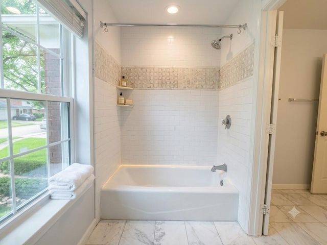 4423 Knightsbridge Boulevard, Sugar Land, TX 77479