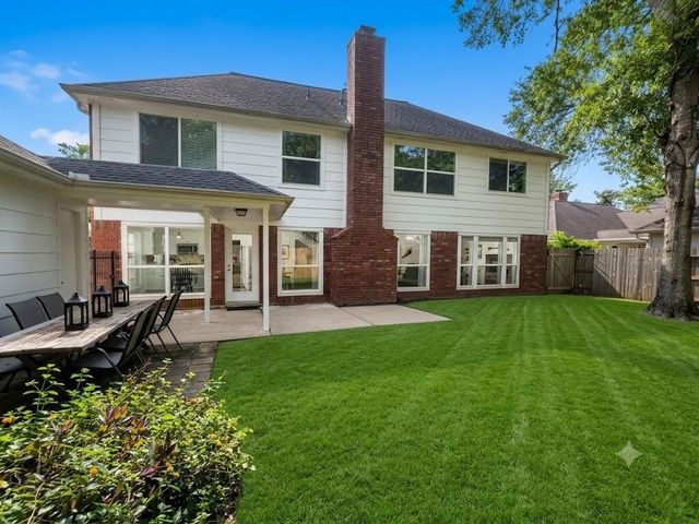 4423 Knightsbridge Boulevard, Sugar Land, TX 77479