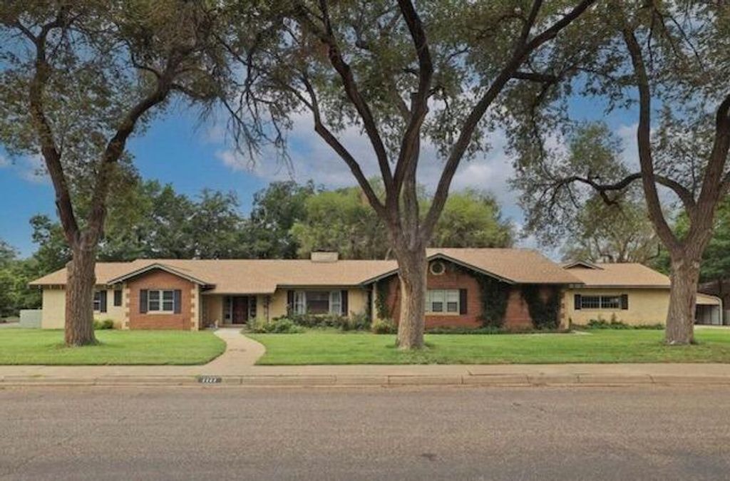 2222 S Travis Street, Amarillo, TX 79109