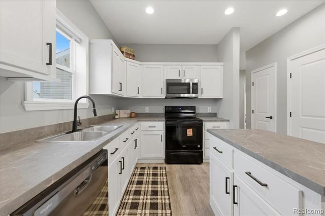 4332 Bridgeport Court, Inkster, MI 48141