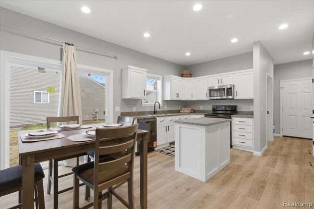 4332 Bridgeport Court, Inkster, MI 48141