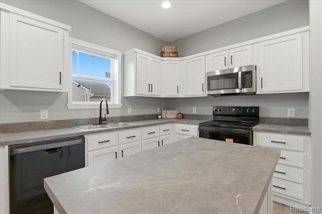 4332 Bridgeport Court, Inkster, MI 48141