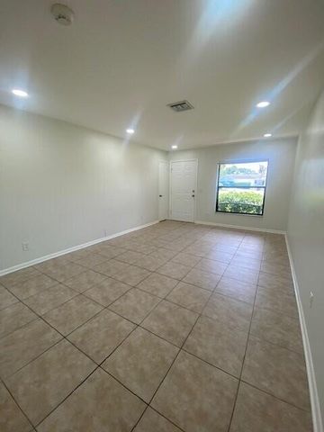 1100 Cameo Circle, West Palm Beach, FL 33417