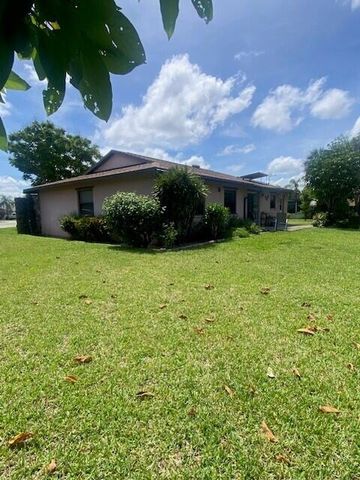 1100 Cameo Circle, West Palm Beach, FL 33417