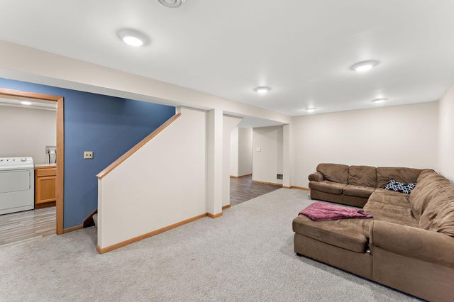 163 Southwind Lane, West Saint Paul, MN 55118