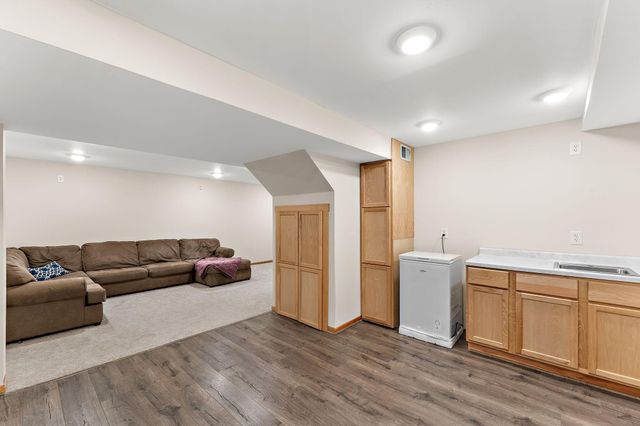 163 Southwind Lane, West Saint Paul, MN 55118