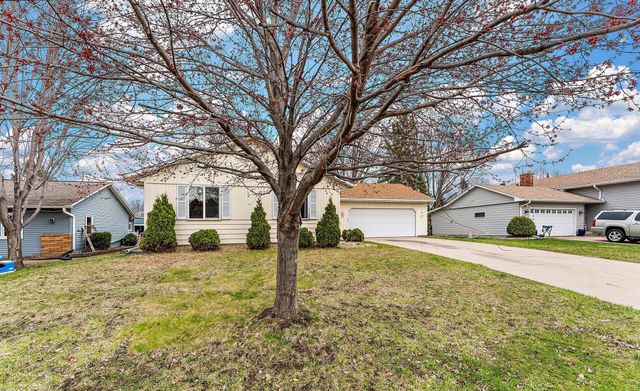 163 Southwind Lane, West Saint Paul, MN 55118