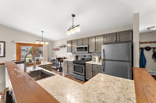 163 Southwind Lane, West Saint Paul, MN 55118