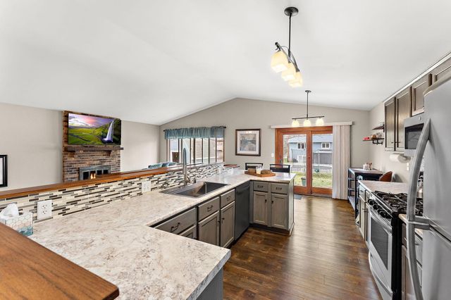 163 Southwind Lane, West Saint Paul, MN 55118