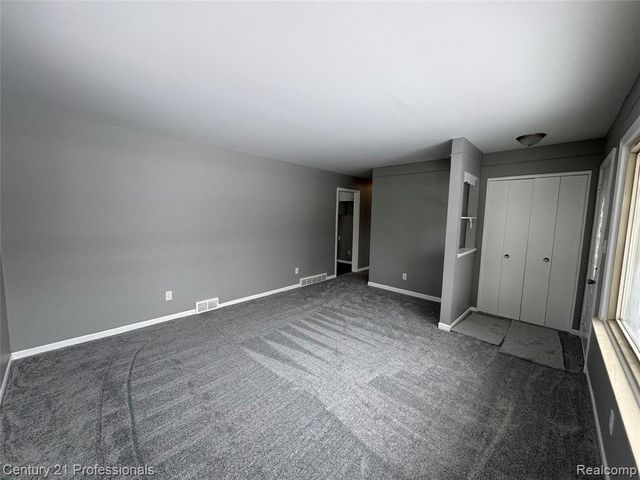 6327 Merriman Road, Garden City, MI 48135