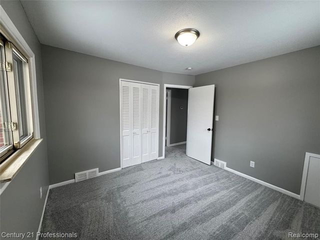 6327 Merriman Road, Garden City, MI 48135