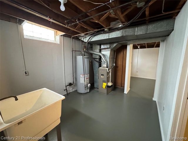 6327 Merriman Road, Garden City, MI 48135