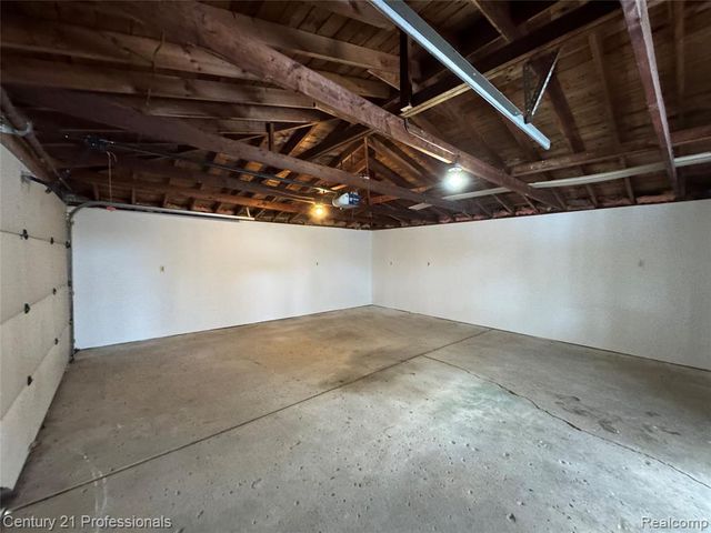 6327 Merriman Road, Garden City, MI 48135