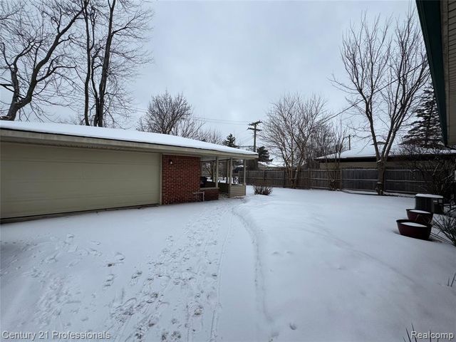 6327 Merriman Road, Garden City, MI 48135