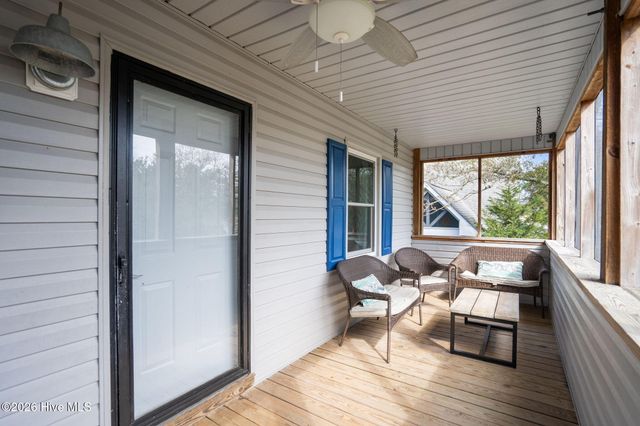 321 NE 59th Street, Oak Island, NC 28465