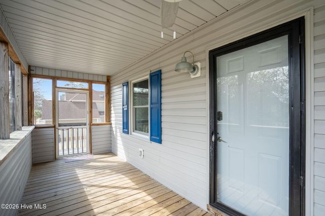 321 NE 59th Street, Oak Island, NC 28465