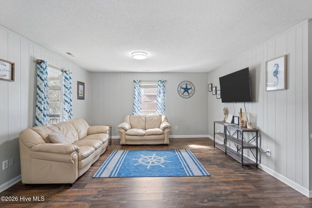 321 NE 59th Street, Oak Island, NC 28465