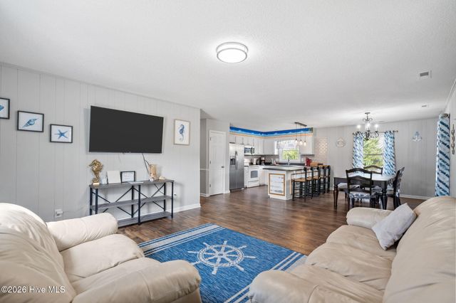 321 NE 59th Street, Oak Island, NC 28465