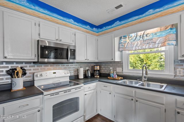 321 NE 59th Street, Oak Island, NC 28465