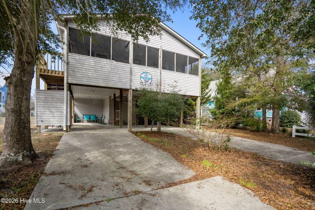 321 NE 59th Street, Oak Island, NC 28465