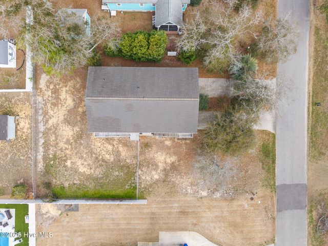 321 NE 59th Street, Oak Island, NC 28465